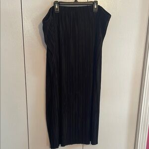 Elegant Black Pleated Skirt